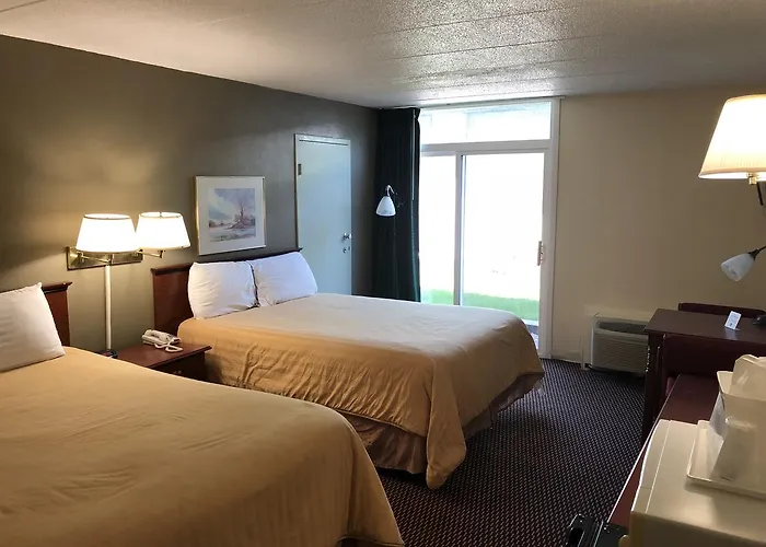 Norwood Inn & Suites Worthington
