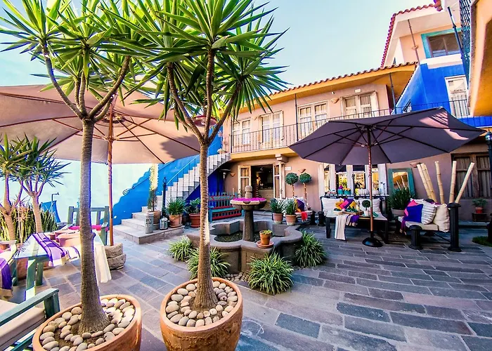 Azul Colonial