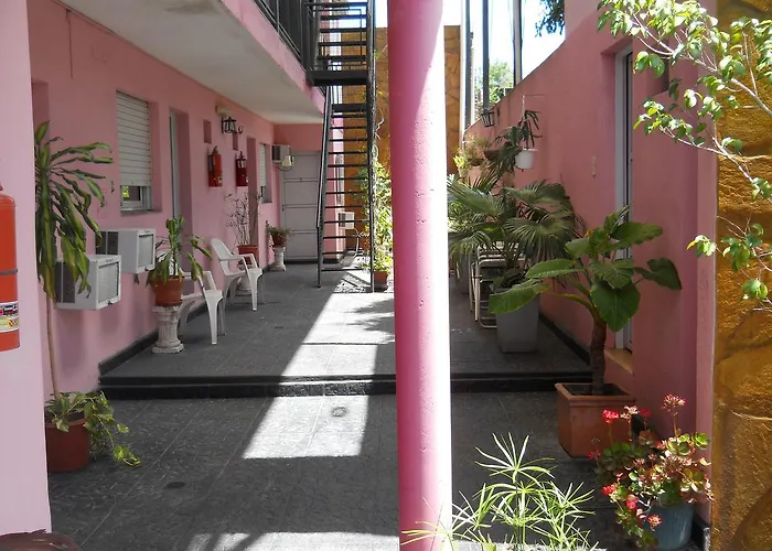 Dennisse Hotel