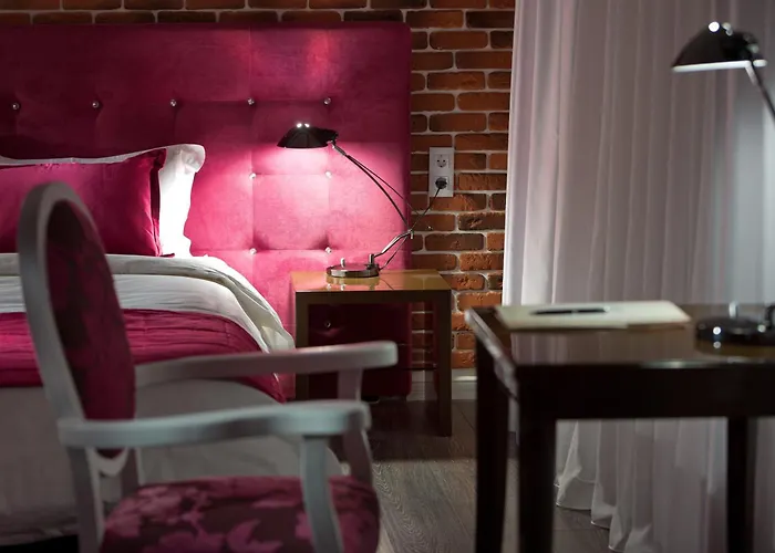 De Gaulle Boutique Hotel