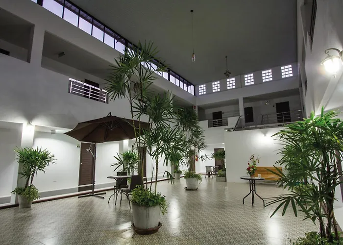 Maison De Cheer