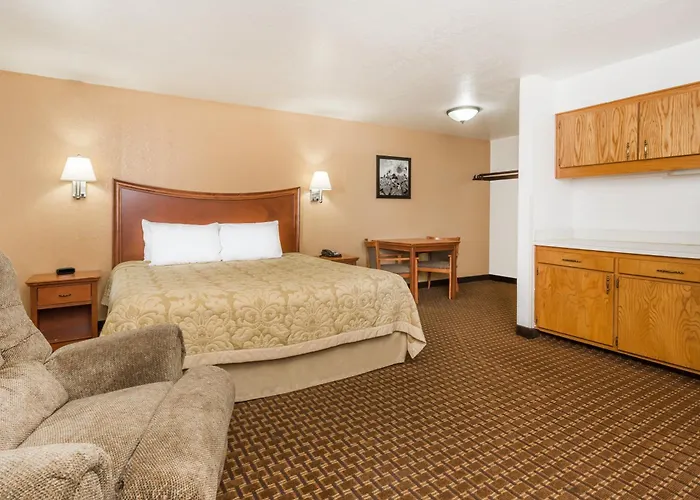 Super 8 By Wyndham Goodland