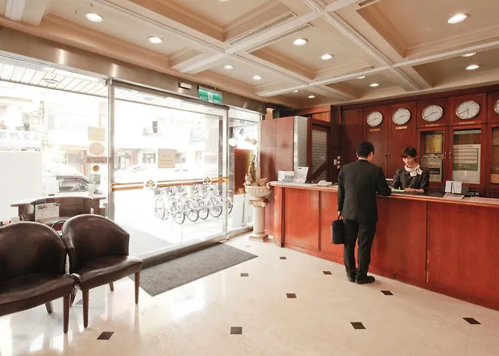 Cambridge Tainan Hotel
