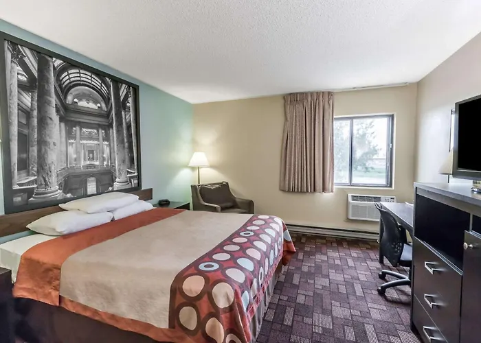 Super 8 By Wyndham Luverne