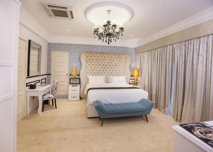 Apple Heritage Hotel