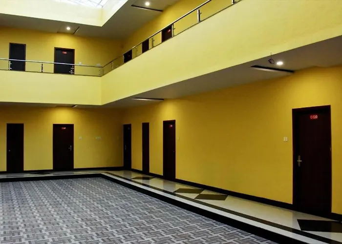 Hotel Varenya Inn