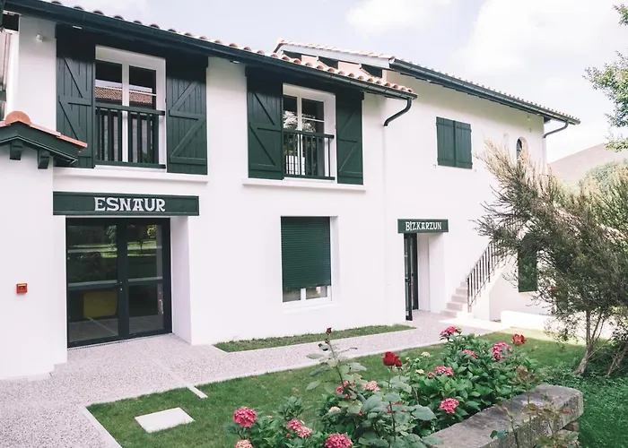 Hotel De La Rhune