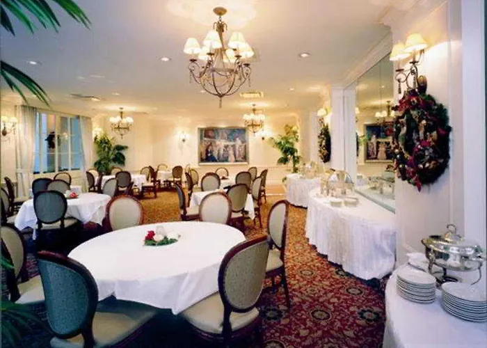 Saint Louis Hotel