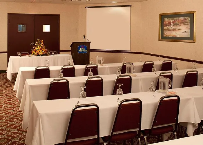 Best Western Plus University Inn Steubenville