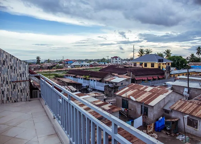 Triniti Airport Hotel