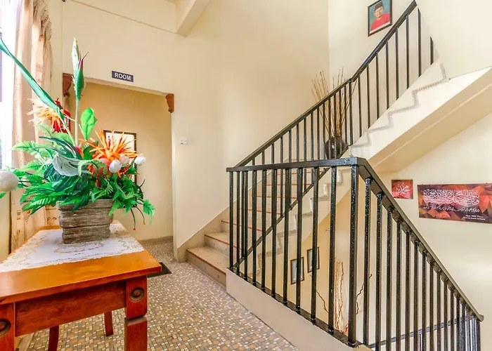 Oyo 703 Myra Hotel