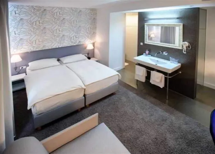 Jona Hotel Split