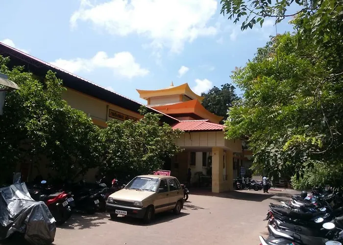 Anandan Tourist Home