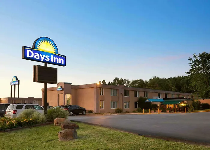 Days Inn By Wyndham Willoughby/Cleveland