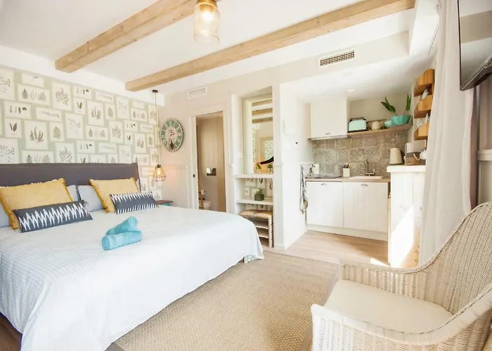 The Beach House Studios & Suites