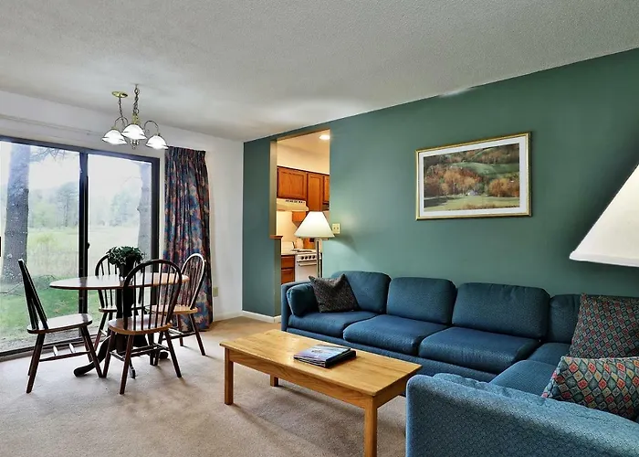 103 Cedarbrook One Bedroom Queen Suite