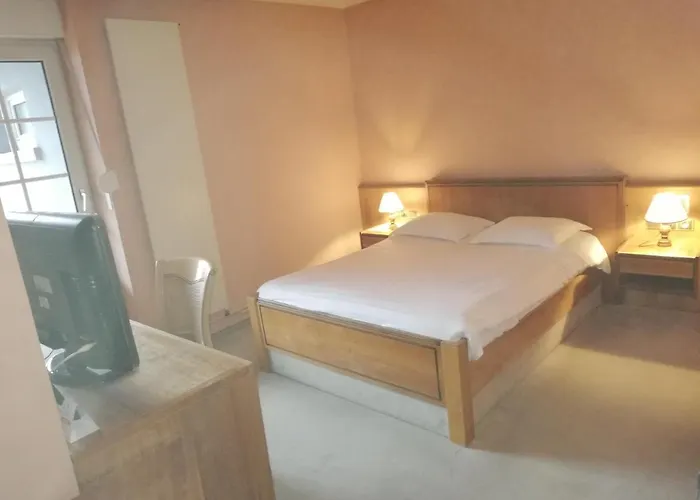 Logis Hotel Aux Comtes De Hanau