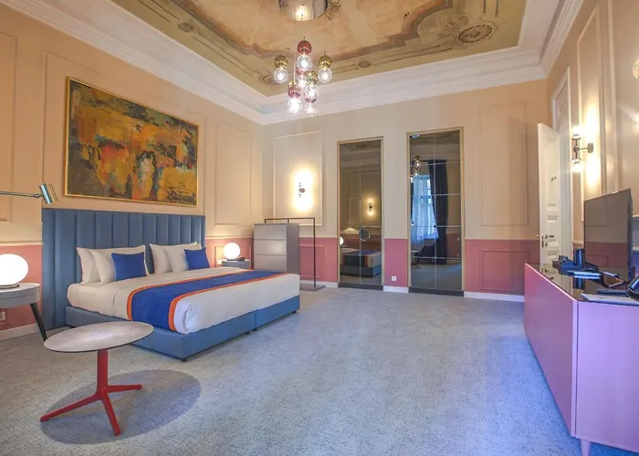 Heritage Hotel And Suites