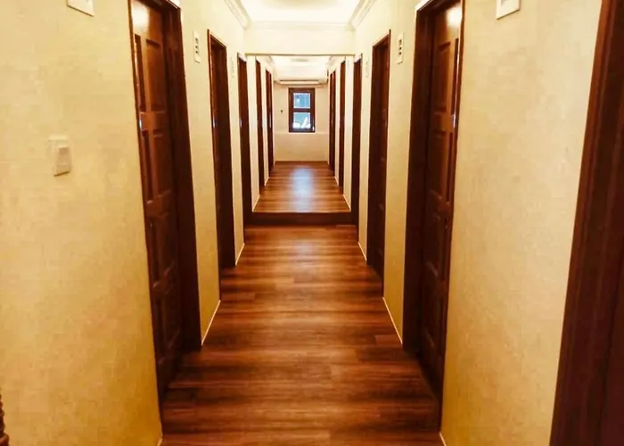 Anggun Lodge