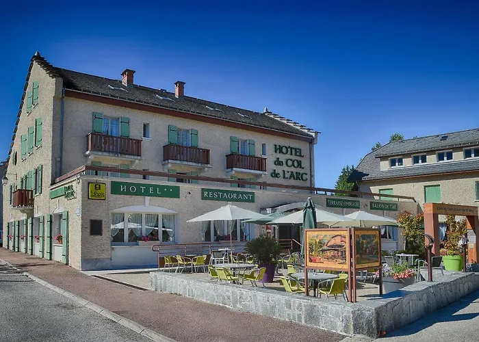 Logis Hôtel Restaurant Le Col de l'Arc